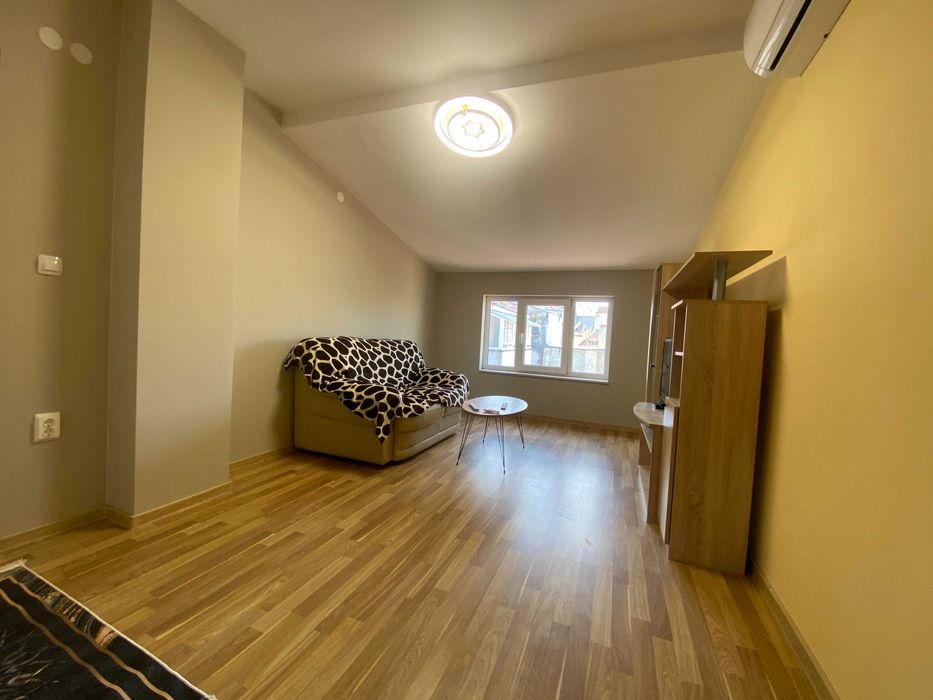 Дава се под наем Четиристаен апартамент в Варна, Лятно кино Тракия - 100 кв.м за 612 € - Снимка #4