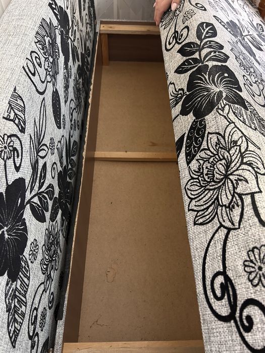 Диван двуспальный