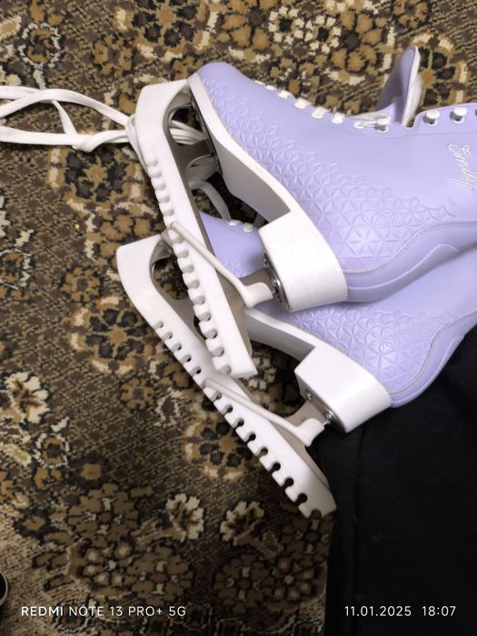 Продам фигурные коньки