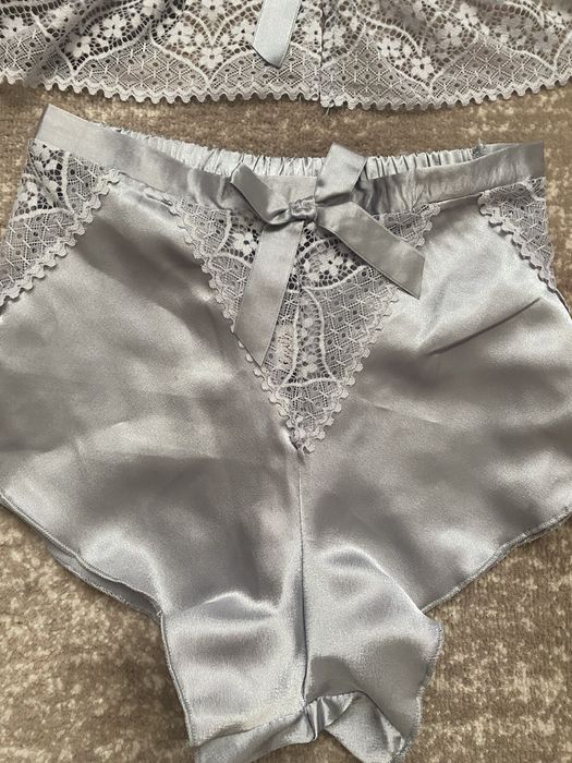 Дамски сатен пижами