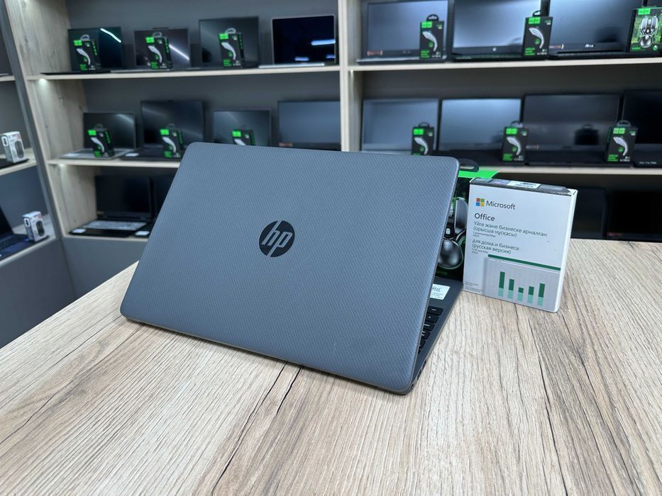 Ноутбук для работы HP Laptop 15 /Ryzen 3-3250U/8GB/256GB/Radeon
