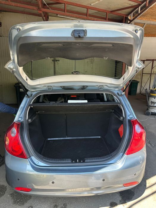 Kia Ceed 2009 • 1.4 Benzină • Unic Proprietar • AC • 2 Seturi Roți • 200.000 km