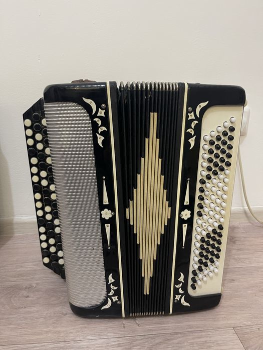 Продам Баян 70 000