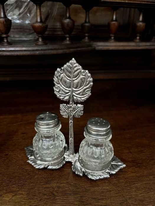 Deosebite decoratiuni argintate-ornamente in relief-Italia