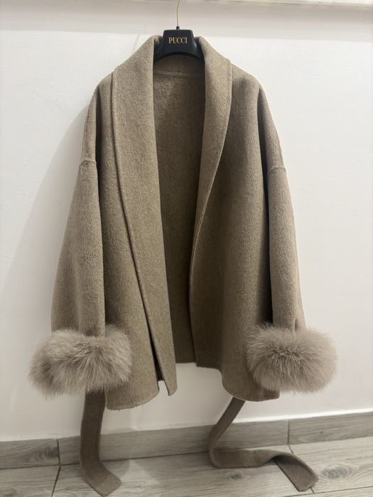 Palton scurt din lana cu blanita