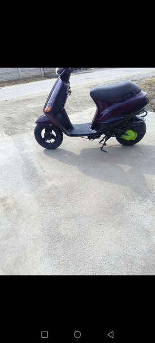 Vând doua Piaggio zip