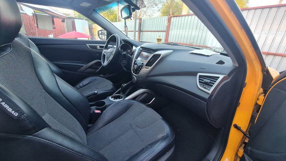 Hyundai Veoster 2012