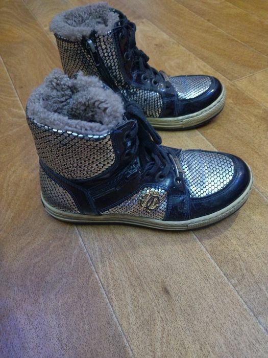 Детская обувь  любые за 2000 .