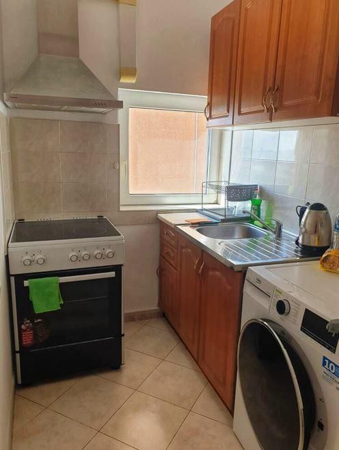 Дава се под наем Двустаен апартамент в Бургас, Братя Миладинови - 50 кв.м за 357 € - Снимка #3