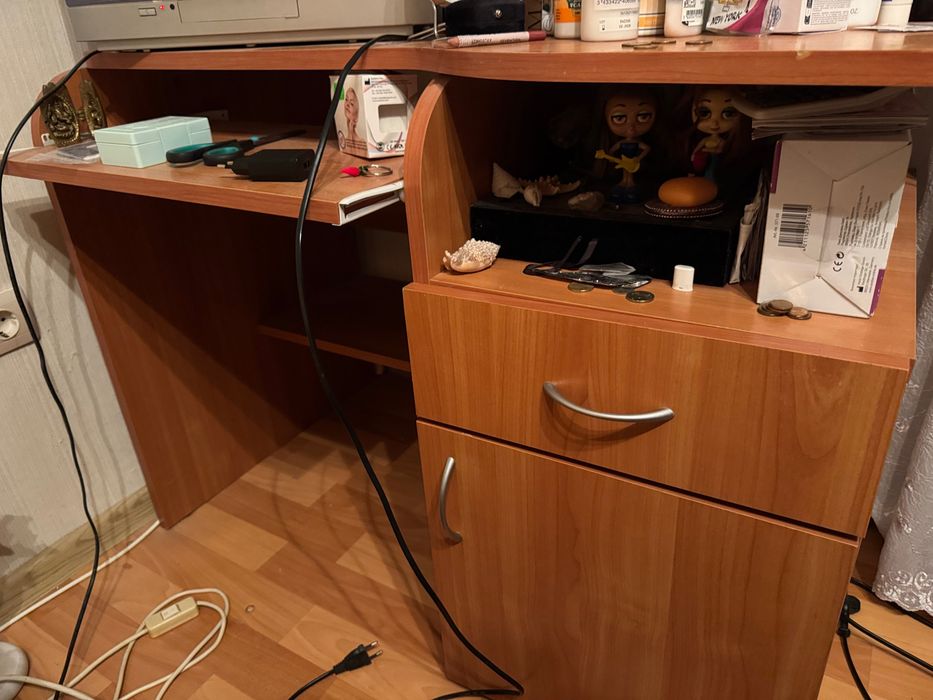 Продава се БЮРО