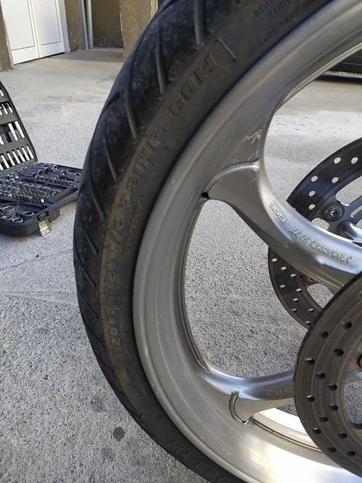 Предна гума за мотор 120/70/21