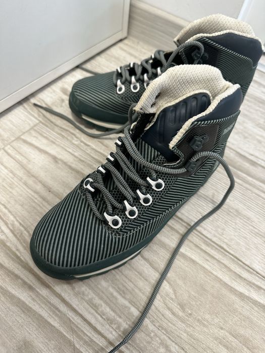 Зимни обувки подходящи дори и за ски