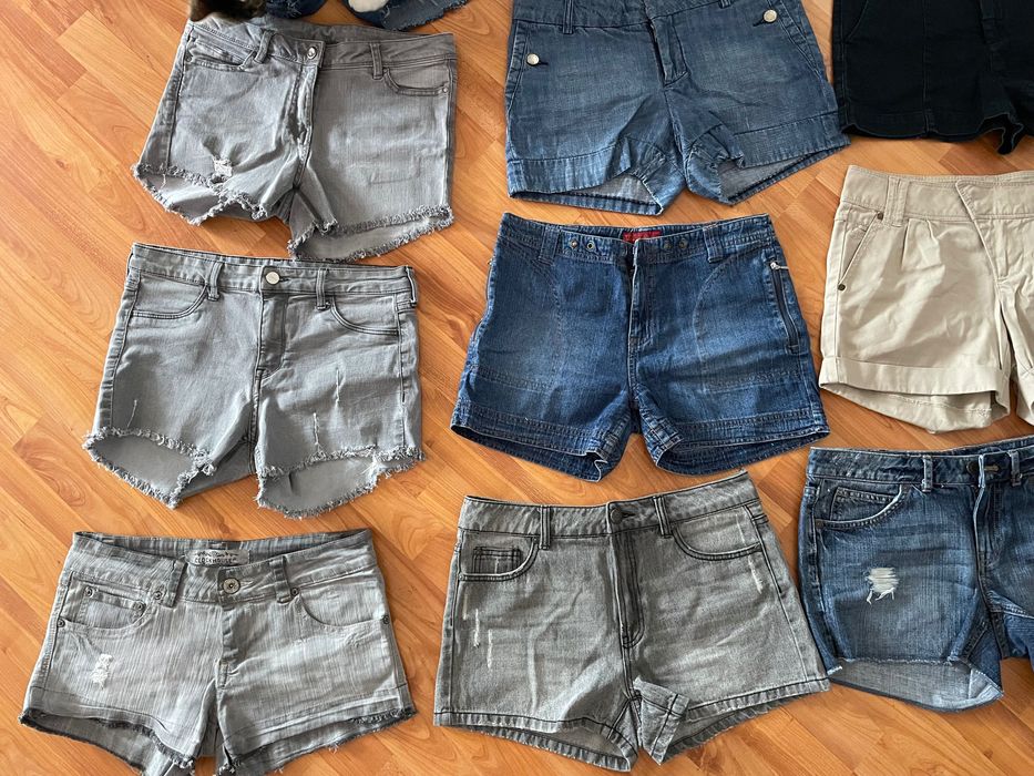 Super ofertă :blugi scurți S nou, 16 perechi de fitma, 100 lei toti