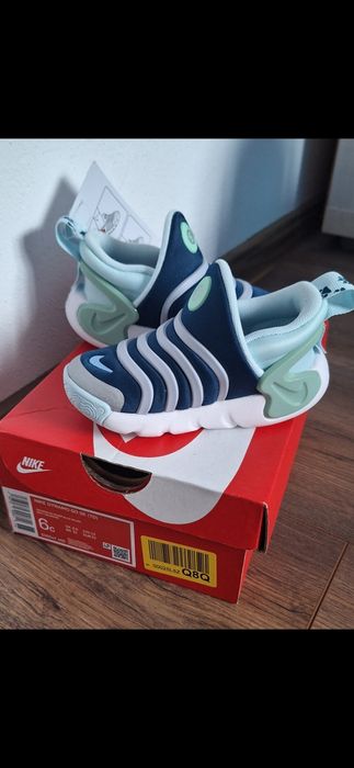Adidasi nike marimea 22