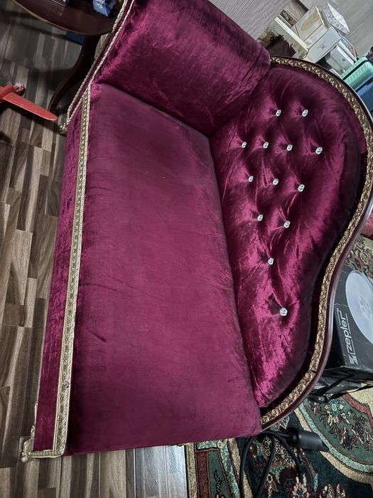 Divan y idealnom sostoyanie