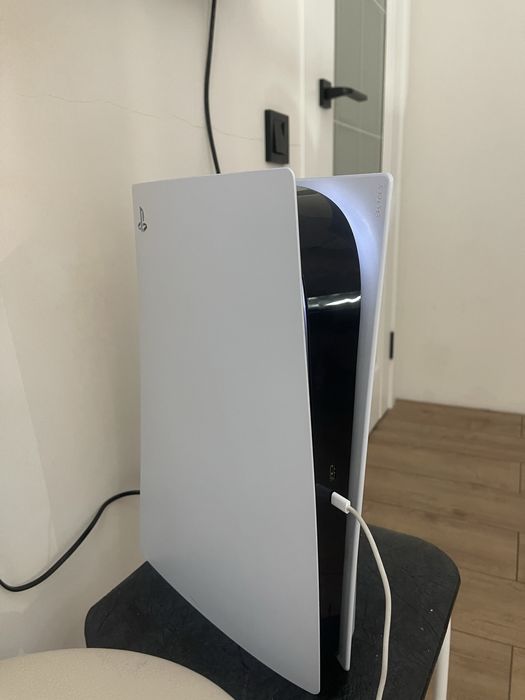 Playstation 5 (PS5)с дисководом в отличном состоянии