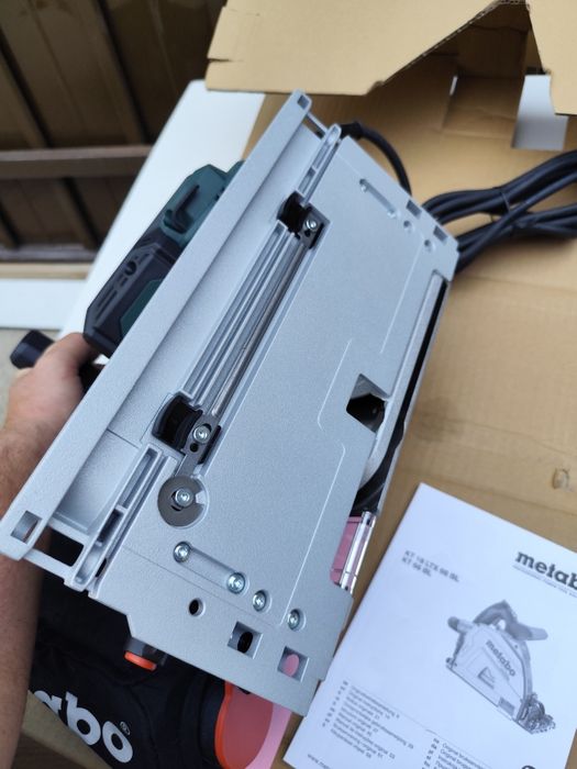 Нов безчетков потапящ ръчен  циркуляр Metabo KT 66 BL 1200W