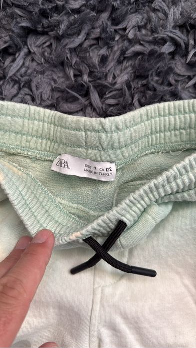 1 Tricou 2 pantalon scurt Zara 122 cm ( 6/7 ani) Pret : 39 lei