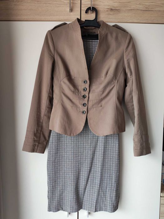 Вталена рокля Mango и късо сако KENSOL, пасващи си идеално, размер S