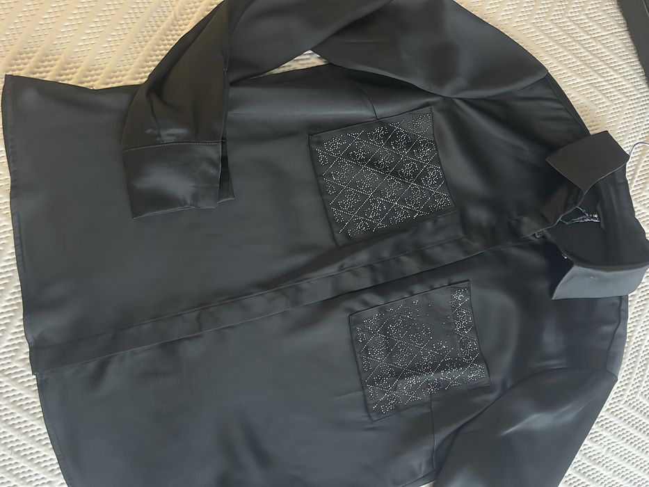 Черна риза Гес сатен с камани