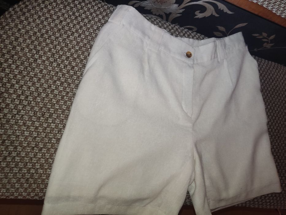 Фирменные шорты, качество отличное, лён материал