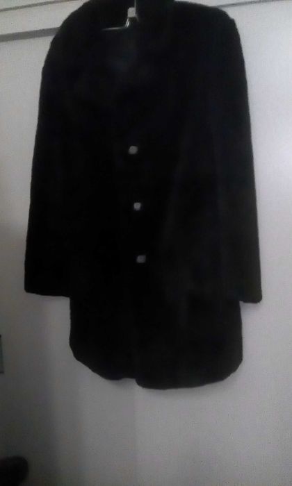 Шуба мужская 50-52 размера из искус. меха в отличном состоянии