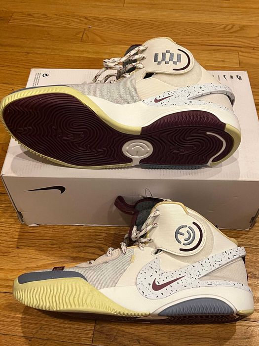 Adidasi noi cu etichetă