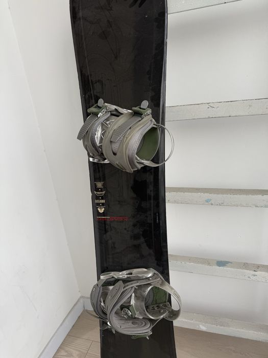 Продам сноуборд с креплением