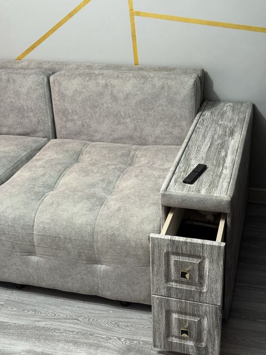 Диван продаю в хорошем состоянии !