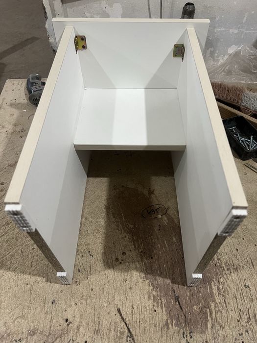 Продам табуретки новые 4 штуки