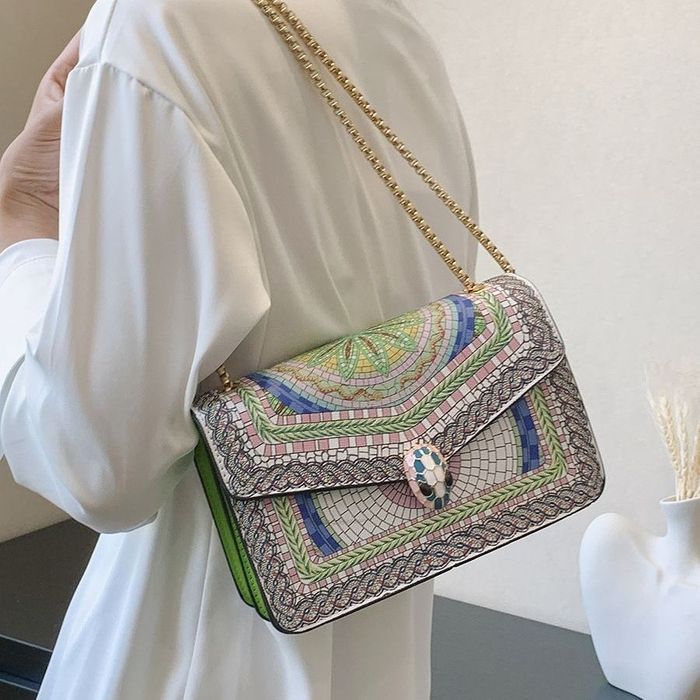 Клатч с цепочкой