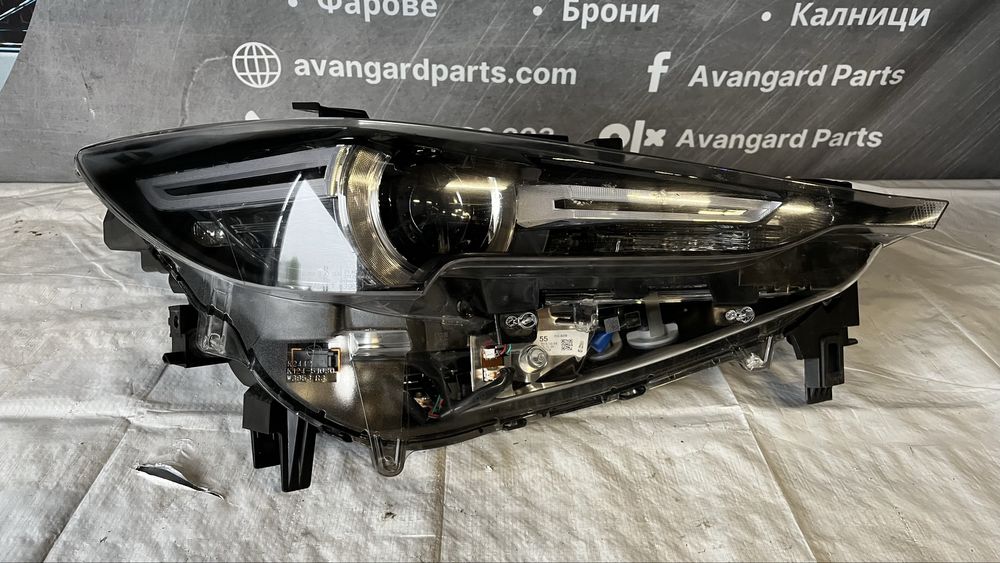 3 броя десен и 1 брой ляв фар Mazda CX-5 2017-