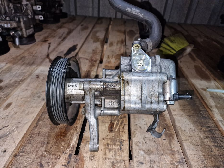 Pompa servo hidraulica 3.0 4.0 5.0 D cu senzor bmw f10 f11 f07 f01