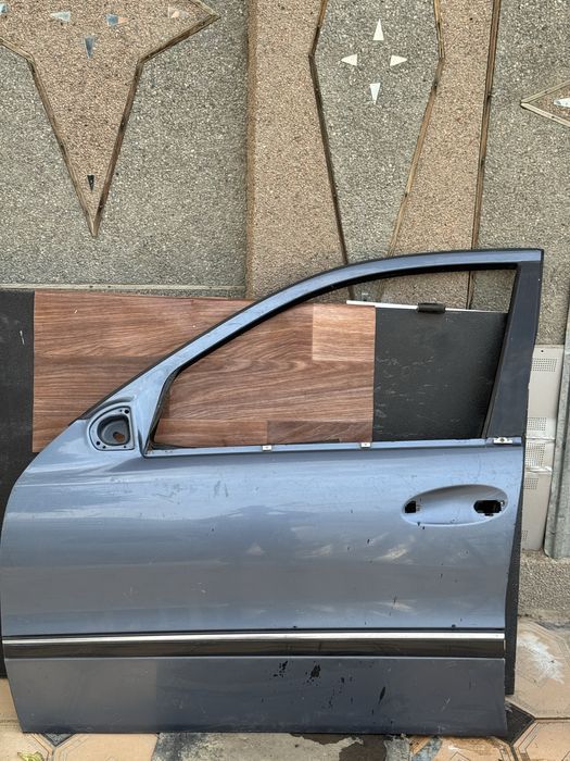 Передняя левая дверь Mercedes W211 рейсталинг