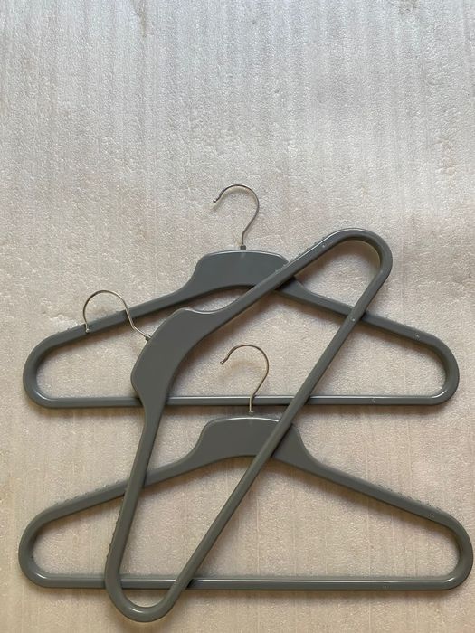 Вешалки пластиковые
