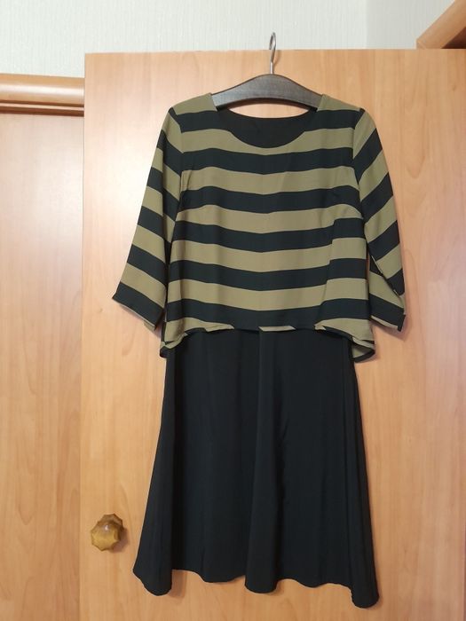 Продам женские платье недорого