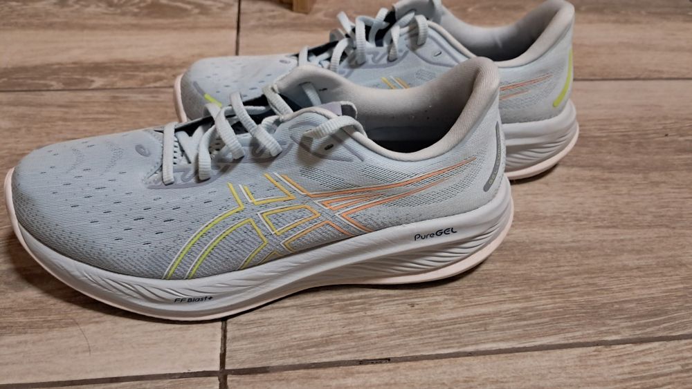 Маратонки ASICS 45