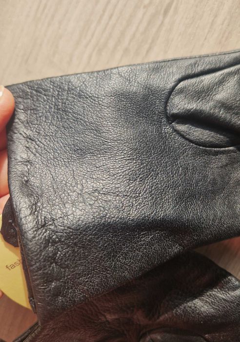 Новые кожаные перчатки