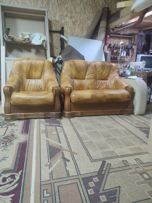 Продам кожаный мини диван и кресло