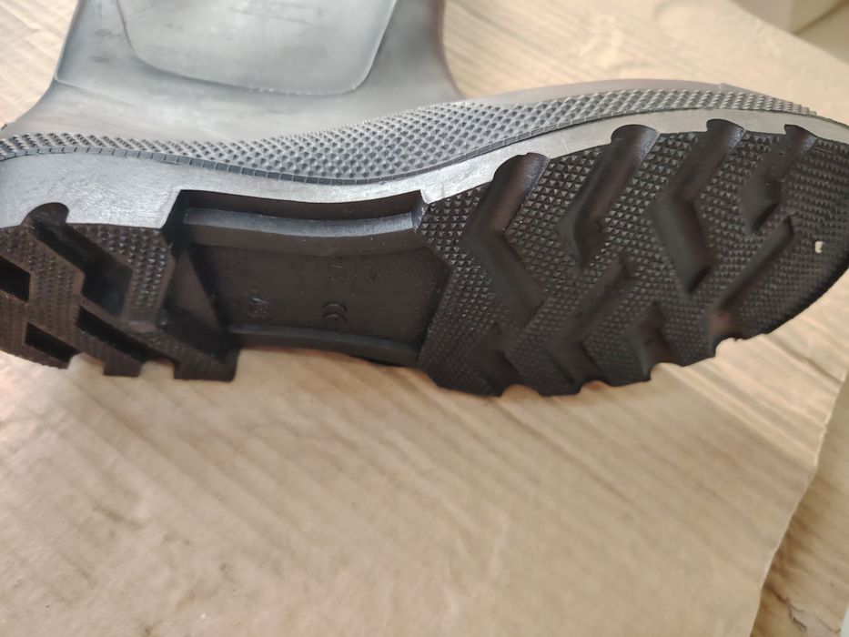 Гумени ботуши номер. 43