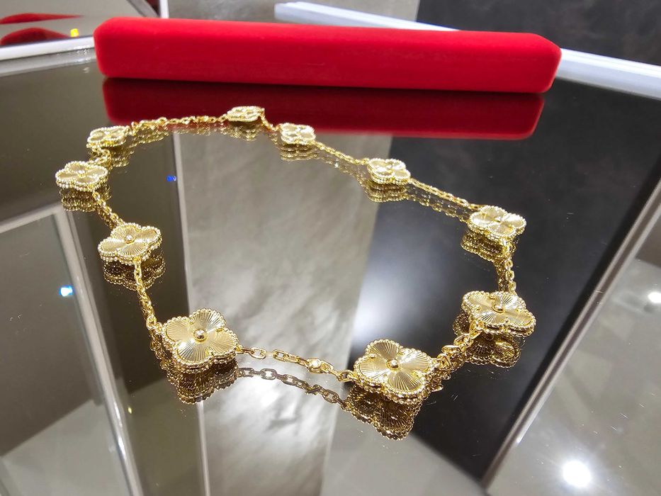 Van Cleef & Arpels VCA Gold Vintage Alhambra 10 Motifs Дамско Колие