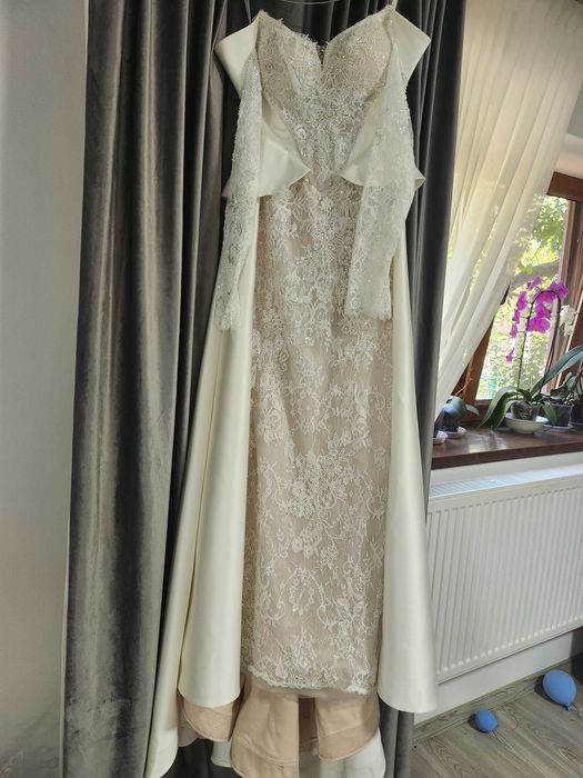 Rochie mireasă cu trenă detașabilă