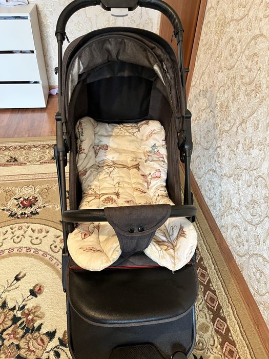 Коляска б/у в отличном состоянии