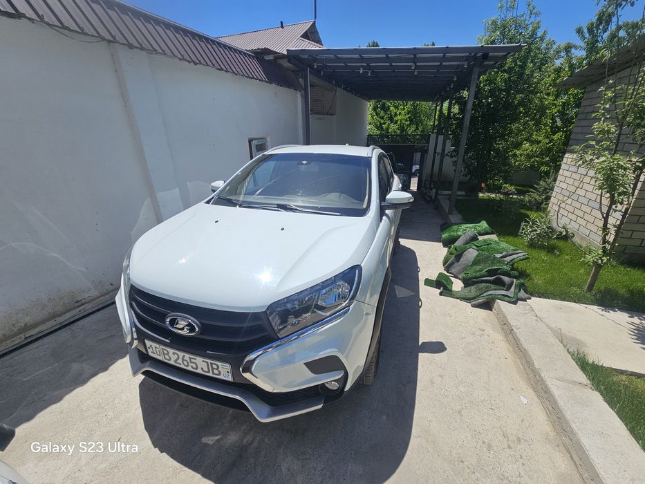 Lada x ray sport
