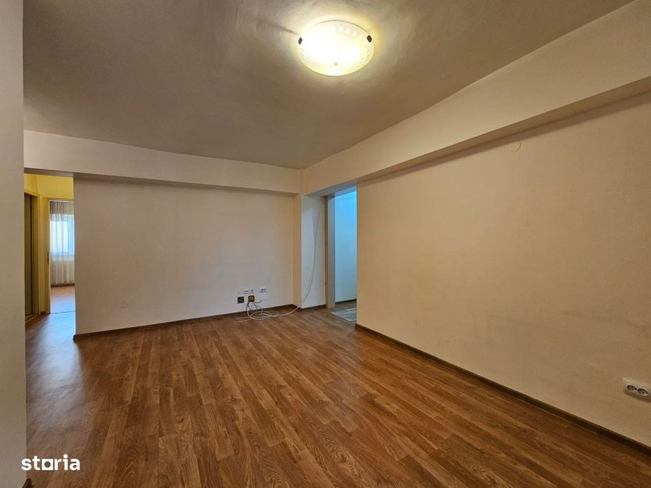 Apartament 4 camere, decomandat , Bulevardul Decebal