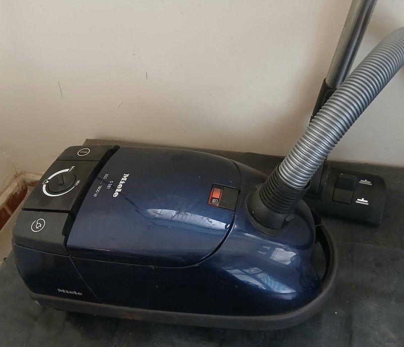 Прахосмукачка MIELE 1800 W