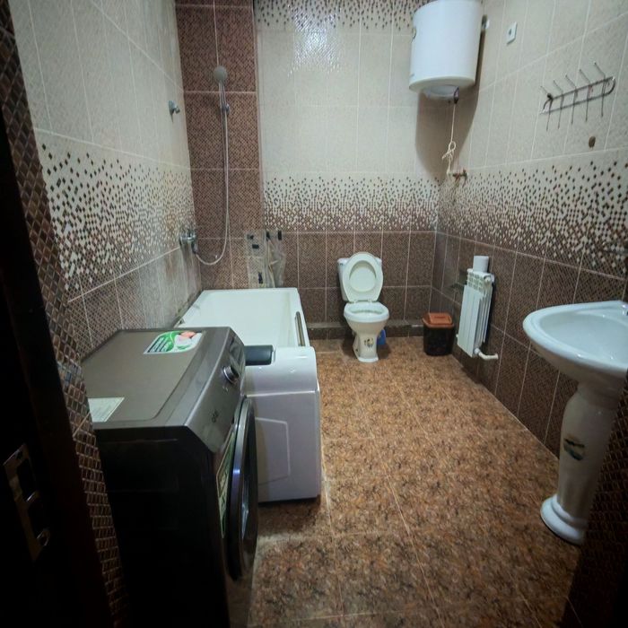 Стадион кучада янги домда 3хонали кв срочна ижарага берилади