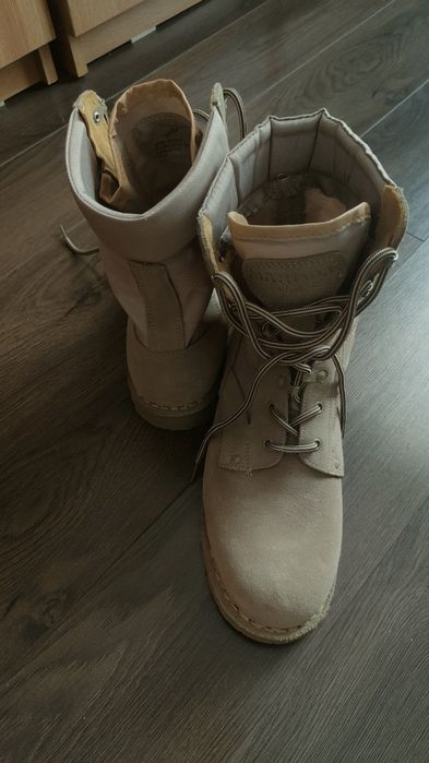 Bocanci maro deșert