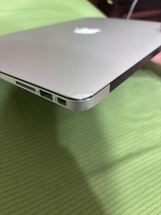 Продам MacBook Air 2013