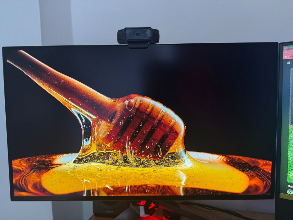 Monitor OLED 2K 240hz ASUS ROG Swift OLED PG27AQDM
